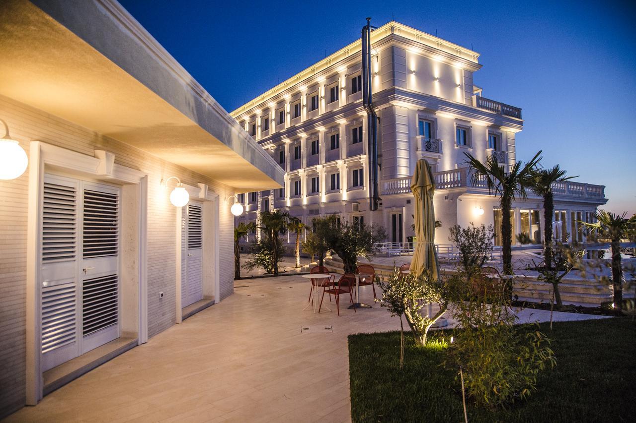 Hotel Villa Pascucci Durrës Esterno foto