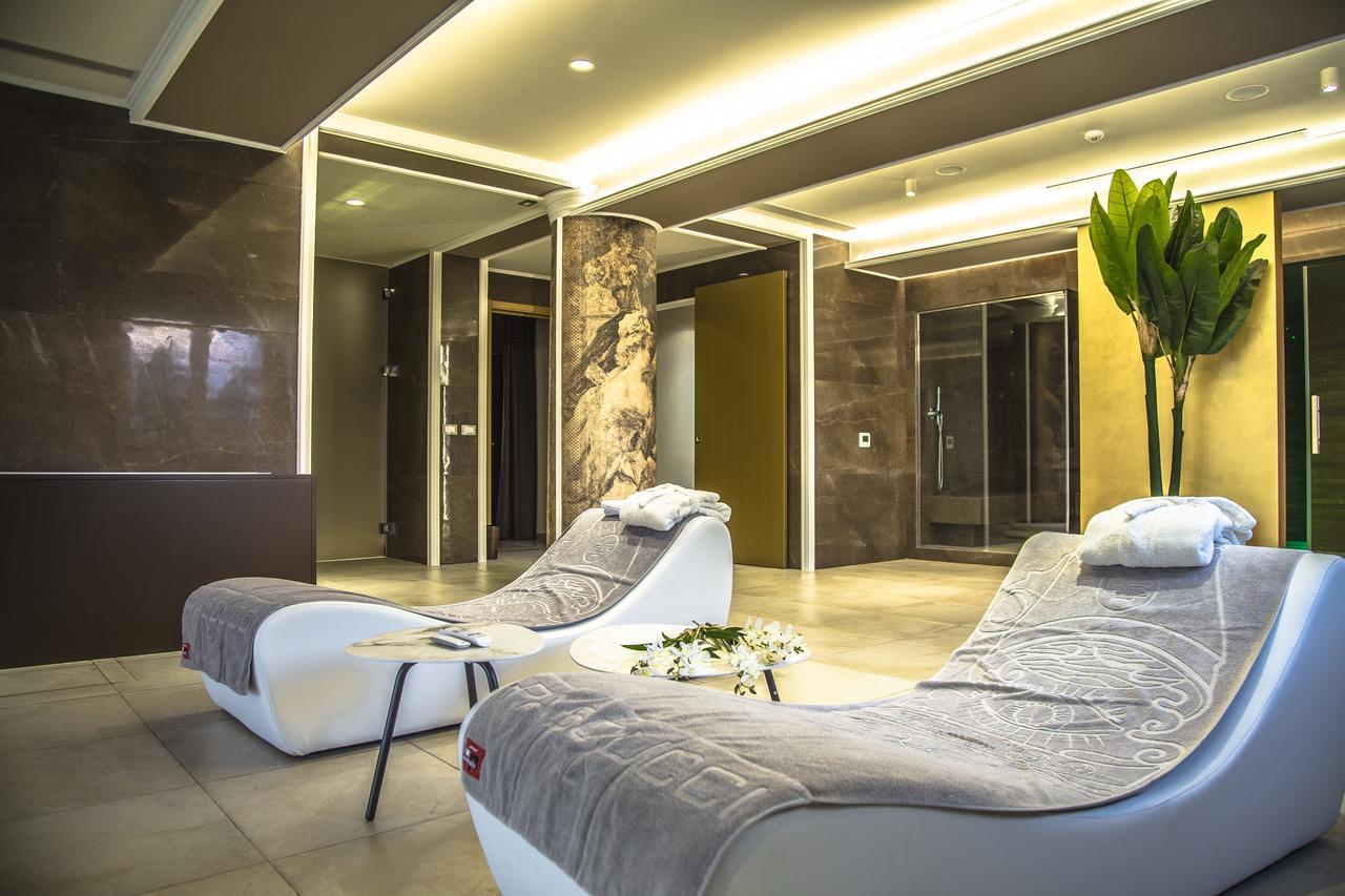 Hotel Villa Pascucci Durrës Esterno foto The spa at the InterContinental